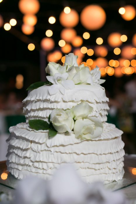 wedding cake cutting